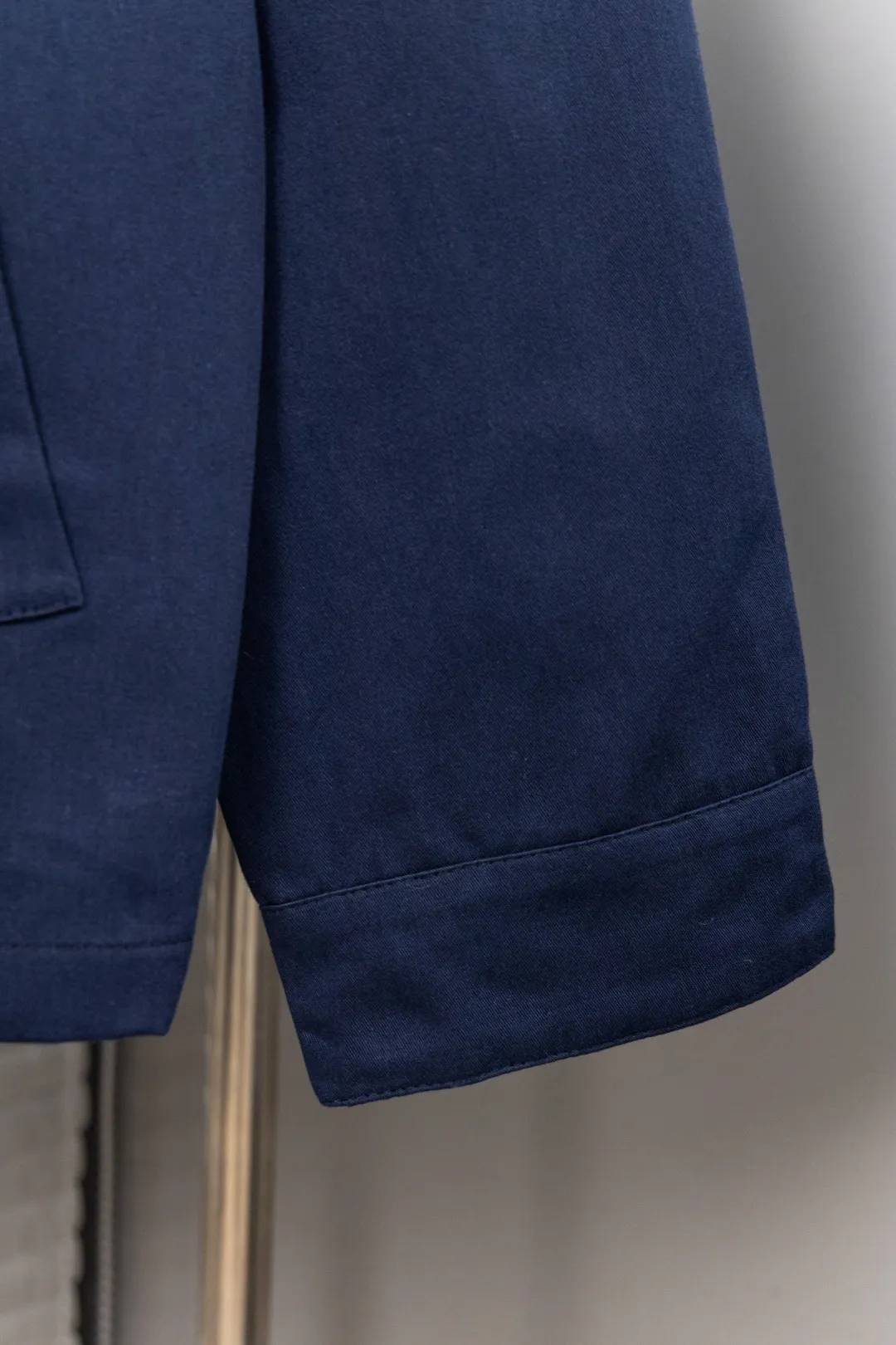 🅿️330 new model number: B129 Ralph Lauren's new 2024 classic old money style stand collar executive zipper jacket 1️⃣Selected from high-quality original developed pure cotton fabrics, with customized plaid lining inside, the overall wearing effect is very soft and comfortable, 2️⃣The workmanship details are perfectly controlled, the chest is exquisitely embroidered with small logos, and the dropped shoulders are made of splicing technology to create a unique design style that highlights your personality! The version is simple but not simple! 3️⃣ Complete with tag accessories, unisex design, and a very versatile jacket for men and women! Color: black, navy, khaki, green Size: S, M, L, XL